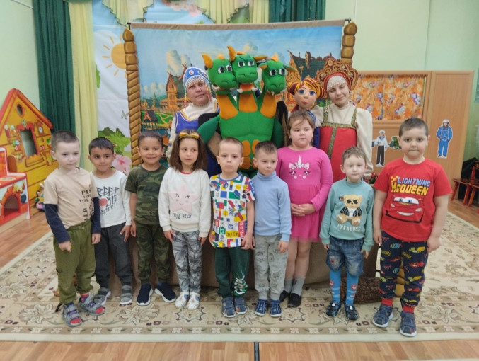 Кукольный спектакль "Василиса" Кукольный спектакль "Василиса".